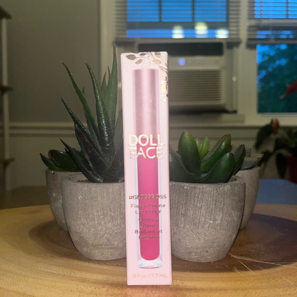 Doll Face Fierce Shine lip color. GB-06 #Girlboss